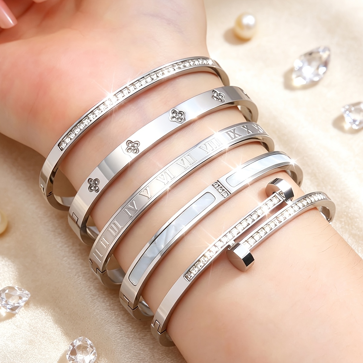Stainless Steel Design Buckle Bracelet, Compact & Durable